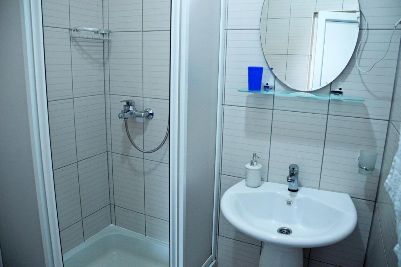 Apartments Vila Vrdnik Bagian luar foto