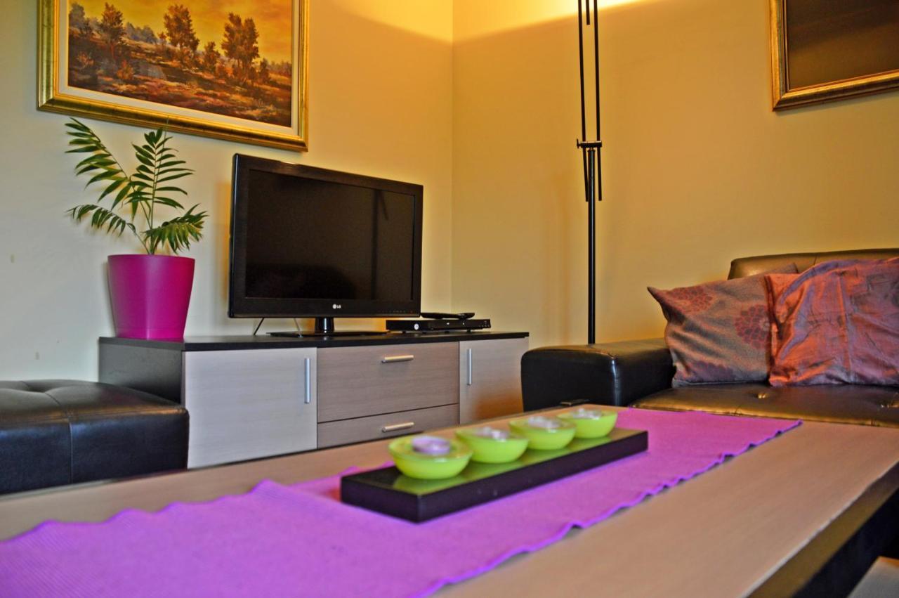 Apartments Vila Vrdnik Bagian luar foto