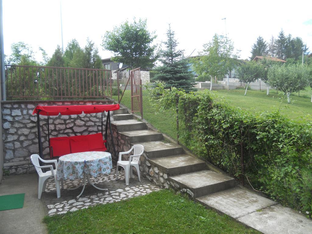 Apartments Vila Vrdnik Bagian luar foto