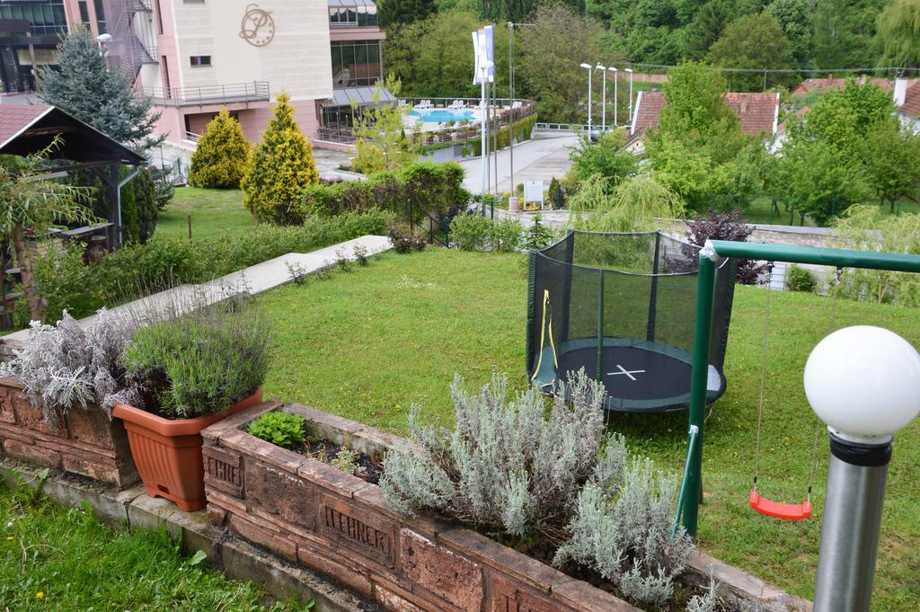 Apartments Vila Vrdnik Bagian luar foto