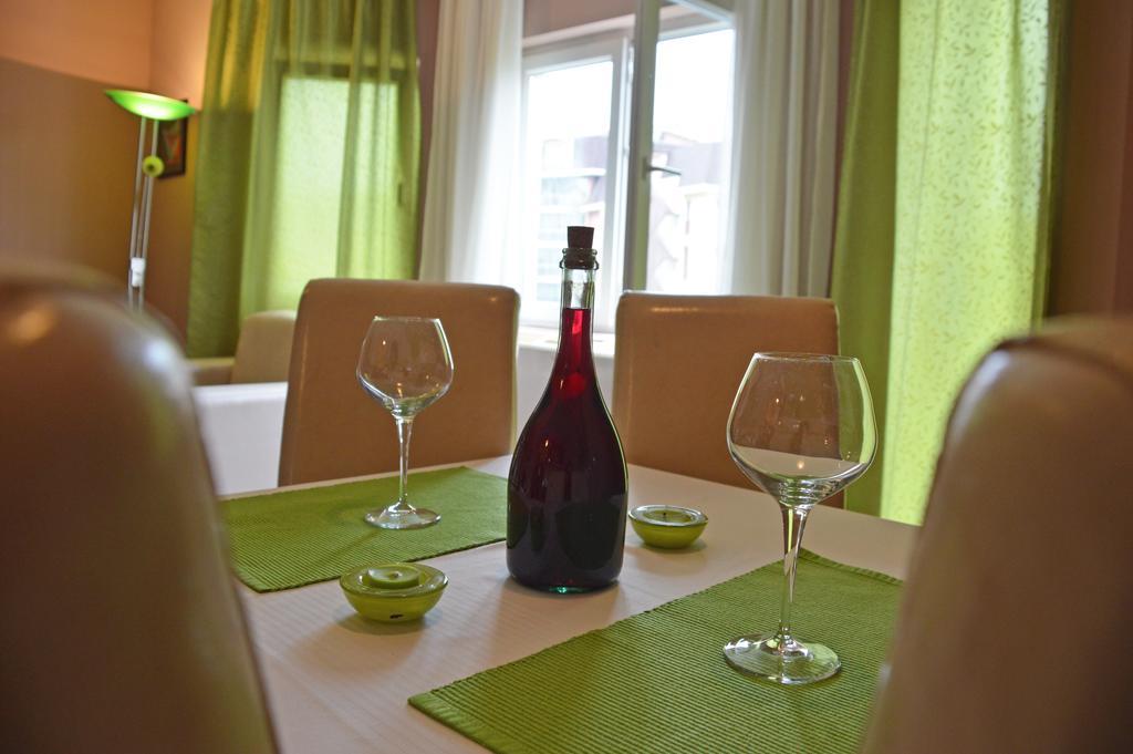 Apartments Vila Vrdnik Bagian luar foto