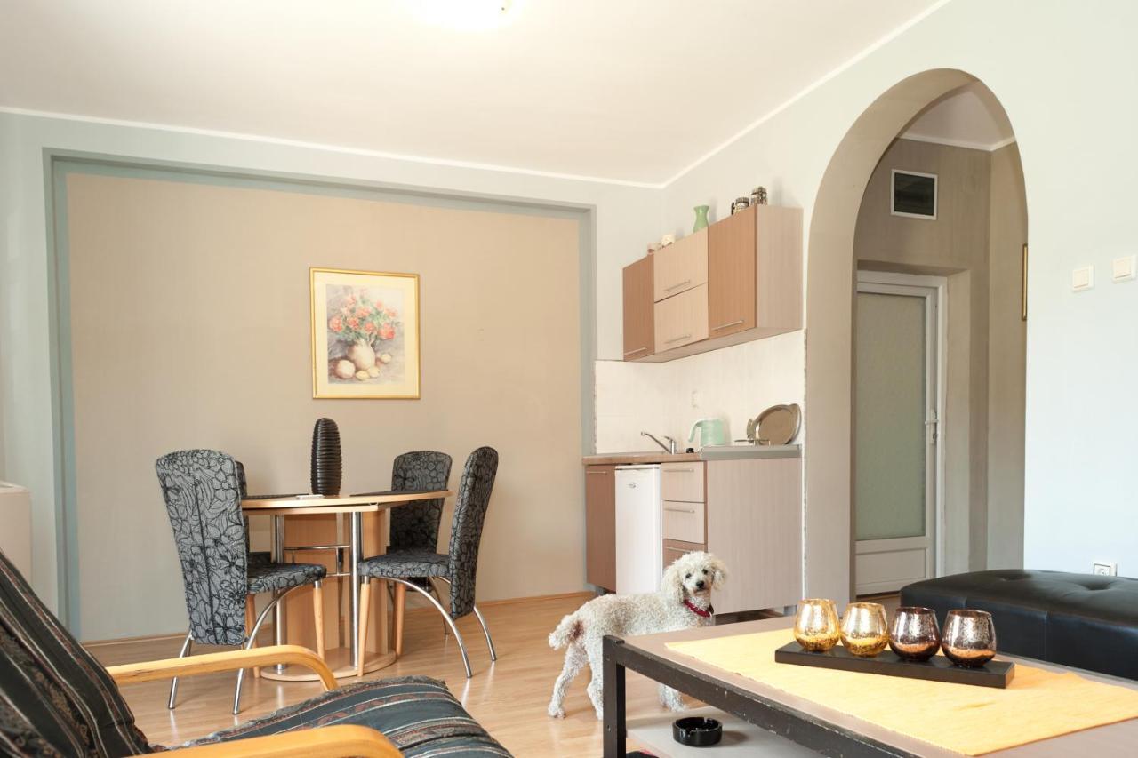 Apartments Vila Vrdnik Bagian luar foto