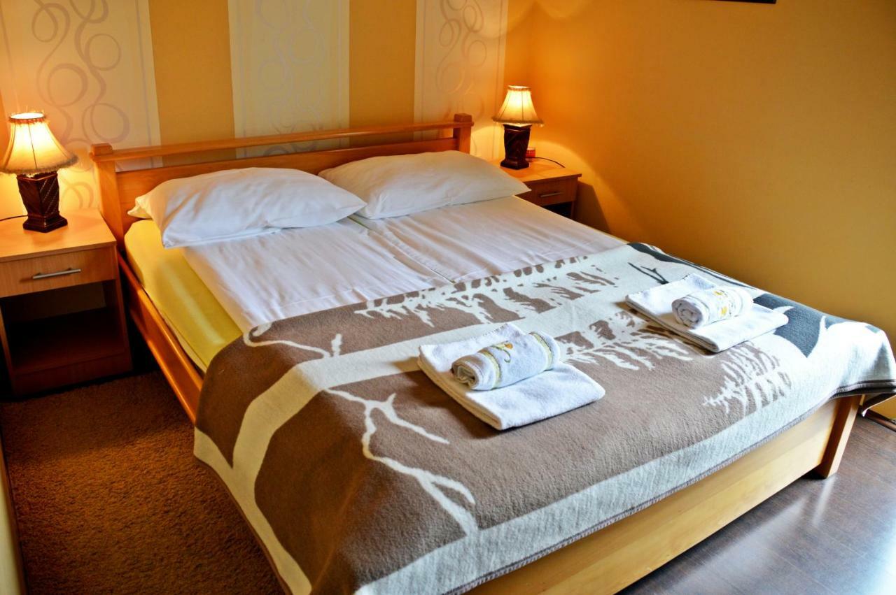 Apartments Vila Vrdnik Bagian luar foto